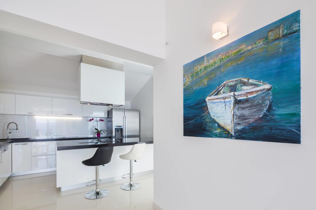 Beach Penthouse Diamond Omiš Buitenkant foto