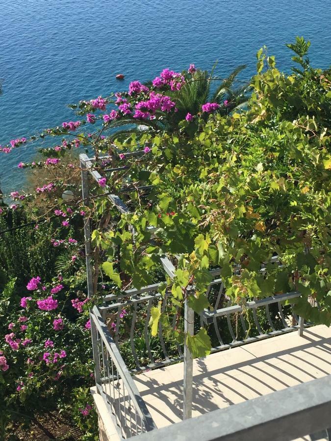 Beach Penthouse Diamond Omiš Buitenkant foto