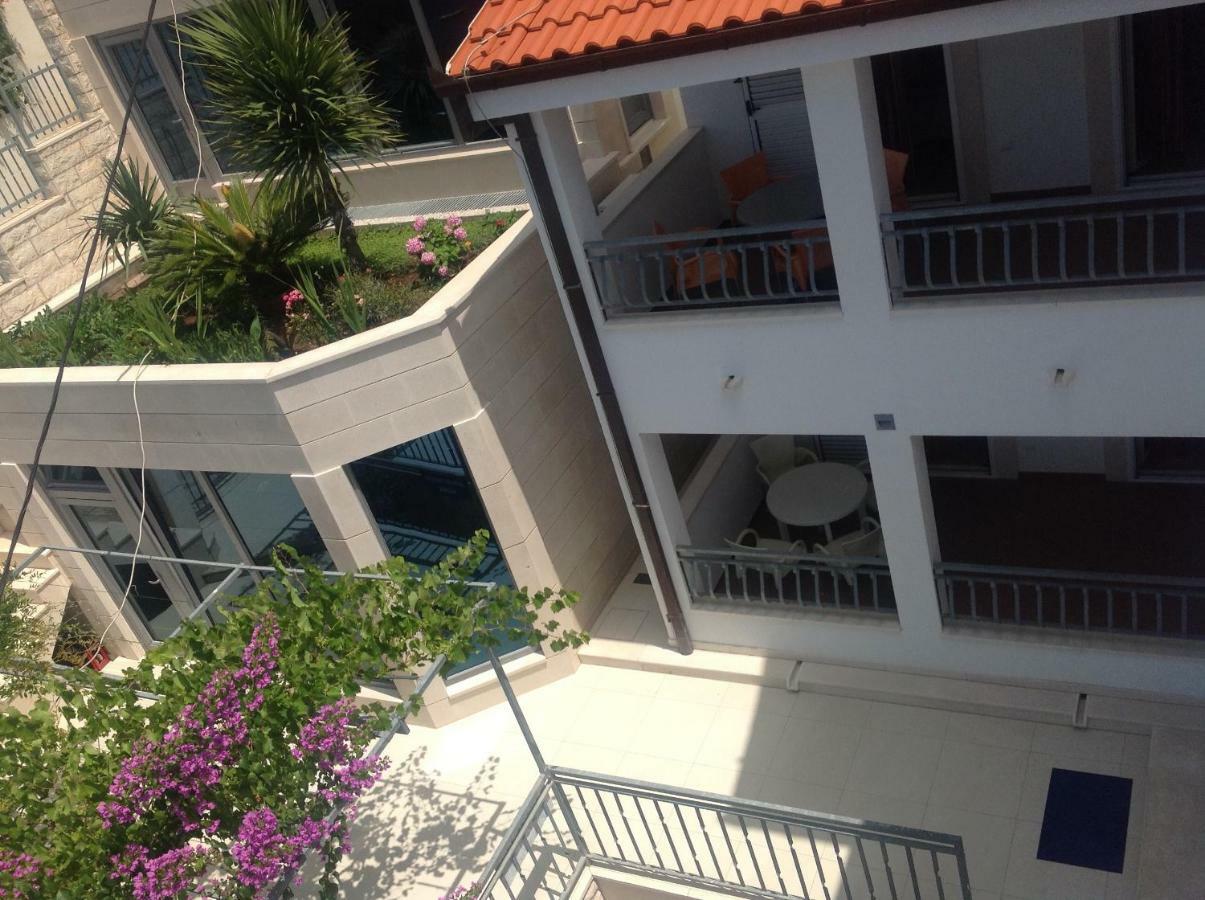 Beach Penthouse Diamond Omiš Buitenkant foto