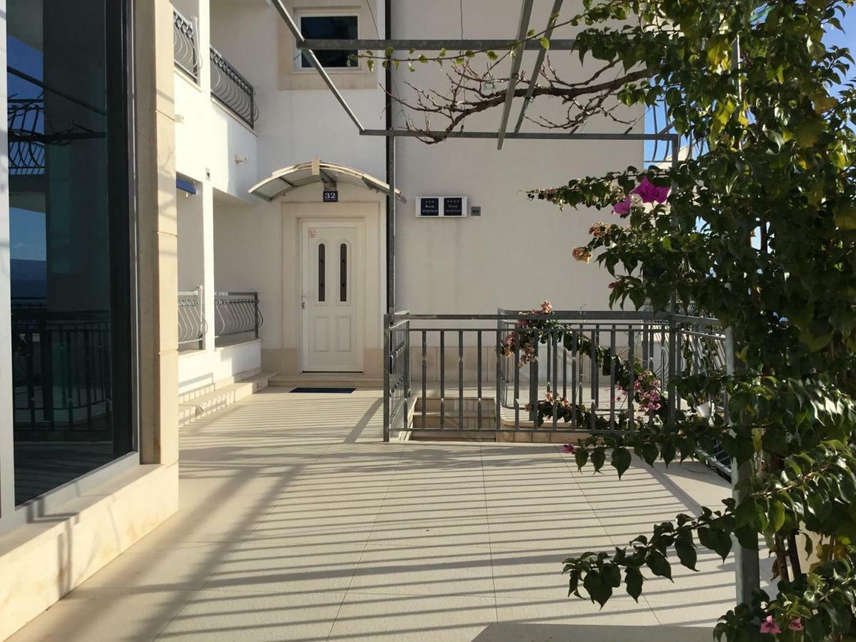 Beach Penthouse Diamond Omiš Buitenkant foto